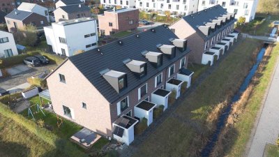 Erbbaurecht: Neuwertiges KfW-55-Reihenhaus mit 5 Zimmern, Garten & hochwertiger Ausstattung