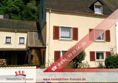NEUER PREIS! Großes Haus mit Traumgarten, Terrasse, Einliegerwohnung, Garage & vielen Möglichkeiten!