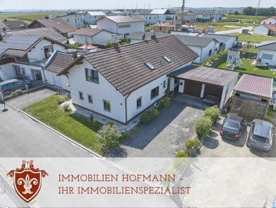 Zweifamilienhaus mit Charakter und doppeltem Potenzial! Sofort Einziehen und Sanieren!