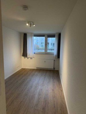 Neubezug nach Sanierung: moderne 1 Zimmer Wohnung in Mainz-Bretzenheim mit Stellplatz