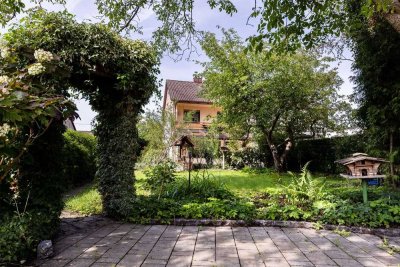 Sonnige Doppelhaushälfte auf traumhaftem Grundstück in Pliening