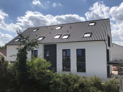 Schicke, neuw. helle 2 ZKB, 64qm, TG, großer Garten, ruhige, zentr. Lage