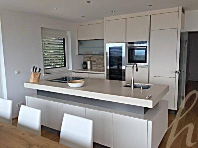 Luxus-Penthouse mit Dachterrasse und Stadtblick