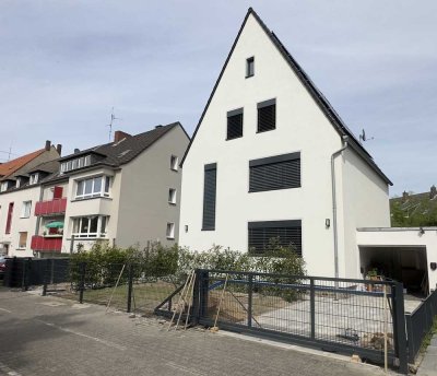 Erstbezug nach Sanierung: Geräumiges 7-Zimmer-Einfamilienhaus mit geh. Innenausstattung