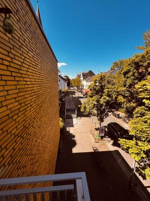 frisch renovierte  4-Raum-Wohnung mit gehobener Innenausstattung mit Balkon in Erkrath