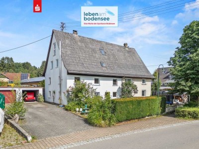 Haus mit Potential - drei Wohneinheiten, Doppelgarage und Garten
