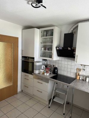 Freundliche und gepflegte 3-Raum-Hochparterre-Wohnung mit geh. Innenausstattung mit EBK