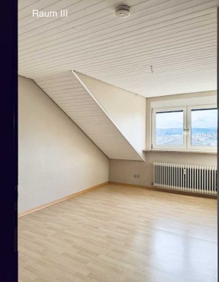 Helle 4-Zimmer Dachgeschosswohnung in Pforzheim Nordstadt