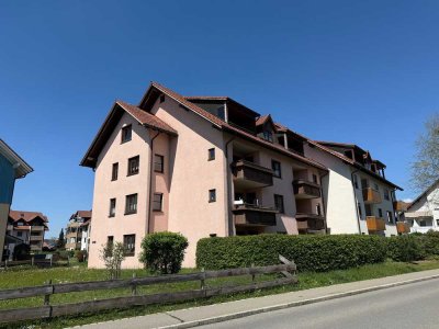 Kurzfristig beziehbare, sehr gepflegte 3,5 Zimmer-Wohnung mit Balkon in Isny