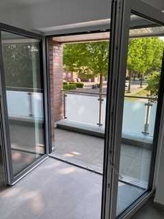 Schöne Wohnung mit offener Küche und Balkon! Ab 01.06.2025