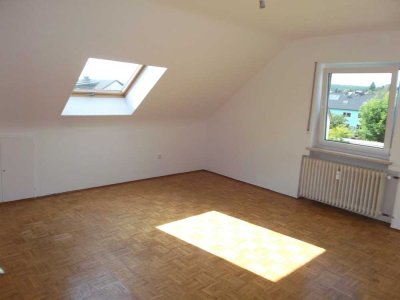Schöne DG-Wohnung mit 3,5-4 Zimmern in Forchheim