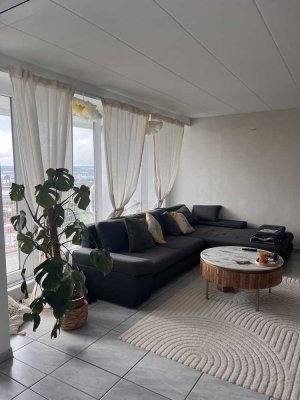 Exklusive 1,5-Zimmer-Penthouse-Wohnung mit Balkon und Einbauküche in Stuttgart