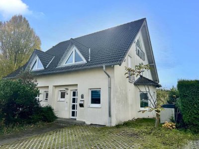 Stelzenberg: Gepflegte Doppelhaushälfte mit Einbauküche und schönem Garten