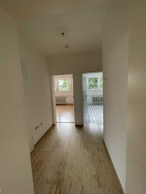 Gepflegte 2-Zimmer-Dachgeschosswohnung mit guter Innenausstattung mit EBK in Trier