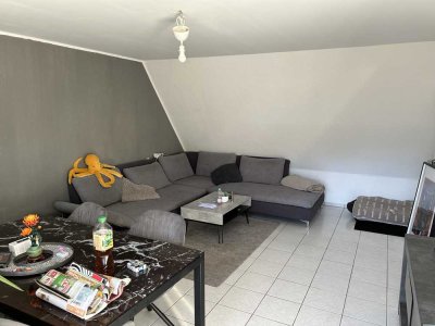 Schöne helle Wohnung mit separatem Eingang
