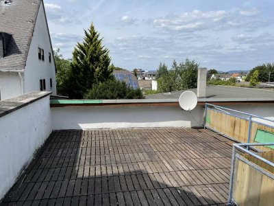 Sofort bezugsfertig -2ZK mit großer Terrasse in zentraler Lage