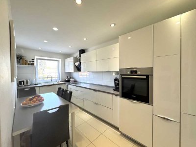 Sehr lichtdurchflutete und gut geschnittene 4 Zimmerwohnung!