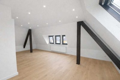 Frisch sanierte 2-Zimmer-Dachgeschosswohnung in Hannover-Bothfeld mit optional anmietbarer Garage