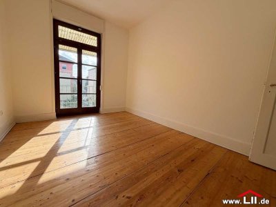 Charmanter Altbau mit Gartenblick – großzügige 4-Zimmer-Wohnung in Niederrad