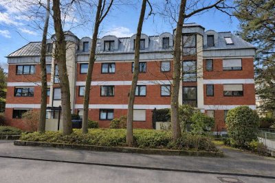 Voll möblierte 2 Zimmer Wohnung mit Terrasse und TG Platz im Villenviertel