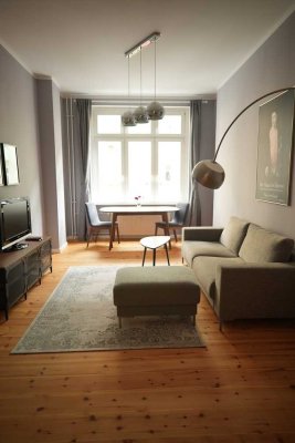 Geschmackvolle 2,5-Zimmer Altbau Wohnung mit Balkon im Prenzlauer Berg