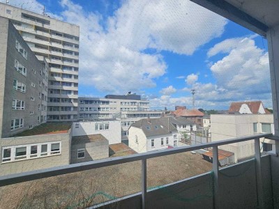 Zuhause ist: zentral wohnen in der Innenstadt - 3-Zimmer-Wohnung mit Balkon & Einbauküche
