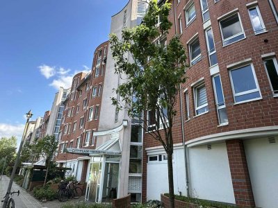 Weidedammviertel Findorff: Helle, großzügige 3 Zi.-Wohnung mit Balkon, Kellerraum und Fahrstuhl