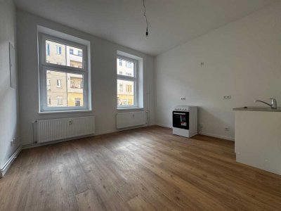 Erstbezug nach Sanierung - Wohnküche und zwei Schlafzimmer - Achtung Zeitmietvertrag für 6 Mon.