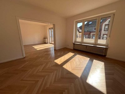 Stilvolle Altbauwohnung mit Fischgrätenparkett & Balkon – Erstbezug nach Renovierung in Toplage