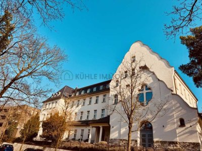 Historisches Klostergebäude auf 3.000 m² Privatgrundstück, Sauna und Fitnessraum - bezugsfrei
