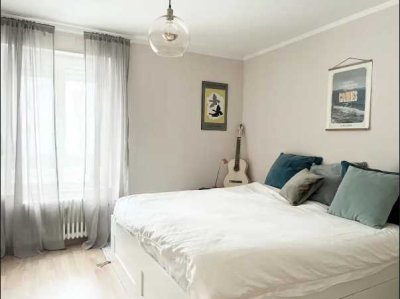 Möblierte Maisonette-Wohnung mit Balkon und Garage im Glockenbachviertel