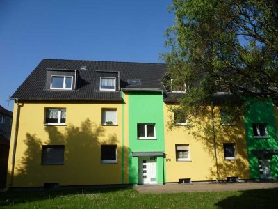 Ruhige DG-Wohnung mit guter Anbindung zur City