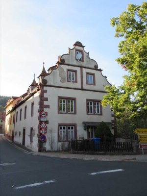 Historisches Gebäude mit drei Wohneinheiten