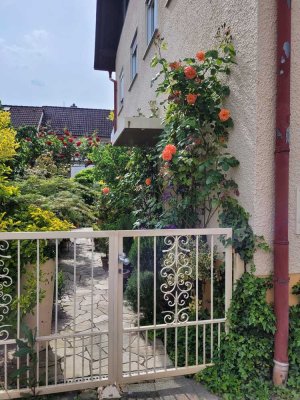 2-Zimmer-Wohnung, 48m², mit herrlicher, sonniger Südwest Terrasse 18m², zentral, ruhig gelegen