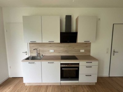Neuwertige 2,5-Raum-Wohnung mit Garten und Terrasse