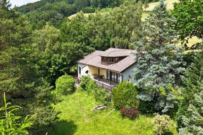 Wohnen im Einklang mit der Natur: Einfamilienhaus mit Panoramablick und großem Garten