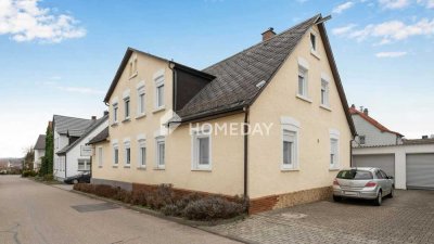 Kernsanierte DHH mit Garten, Sauna und zwei Garagen