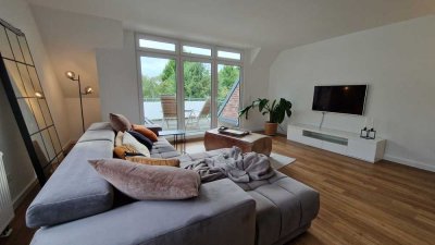 Stilvolle 3,5-Raum-Maisonette-Wohnung mit gehobener Innenausstattung mit Balkon und EBK in Meerbusch