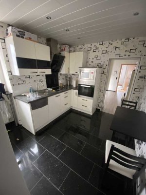 Modernisierte 2-Raum-Wohnung mit Einbauküche in Lauenförde