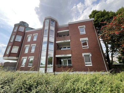 Wohnen direkt am Wasser! Bereits modernisierte 3-ZKB-Balkonwohnung am Bontekai zu vermieten!
