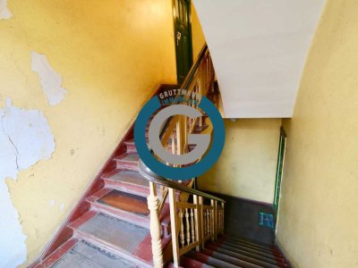 GUTER SCHNITT MIT BALKON - ALTBAUCHARAKTER - ZUR ZEIT VERMIETET