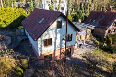 Naturnah zwischen Wäldern und Seen - großes bezugsfreies Wohnhaus mit 7 Zimmern + Bungalow