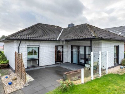 Charmanter Winkelbungalow mit großem Garten, Terrasse und Garage in Papenburg