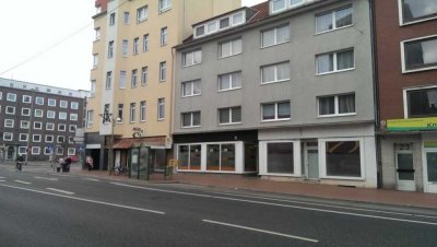 Schön geschnittene 3-Zimmer-Wohnung mit Balkon: renoviert in Bremerhaven-Lehe!