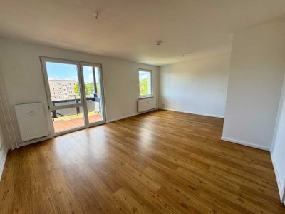 Große 3 Raum Wohnung mit Balkon
