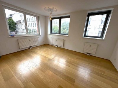 WESTBAHNHOF-NÄHE, sonnige 53 m2 Neubau, Wohnküche, 1 Zimmer, Parketten, Wannenbad, 2. Liftstock, Goldschlagstraße