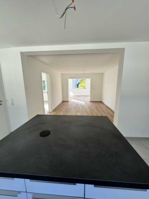 Luxuriöse 3,5-Zimmer Wohnung mit großem Balkon in S-West  - Toplage