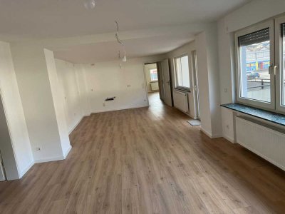 Renovierte 4-Zimmer-Wohnung mit zwei Balkonen
