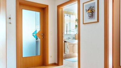 Einfamilienhaus mit Garten, Garage und Geschichte