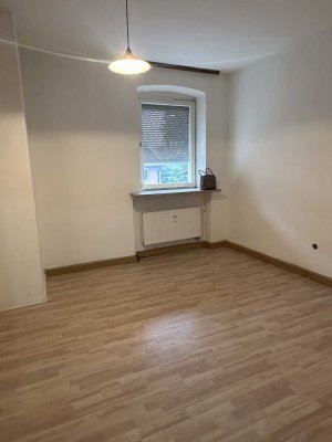 Freundliche 2-Zimmer-Wohnung mit Einbauküche und elegantem Marmorbad